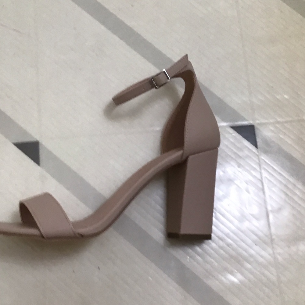 Madden Girl Beella Nude Block Heel Sandals size 8. New
